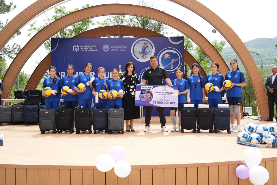 Winners receiving their awards.