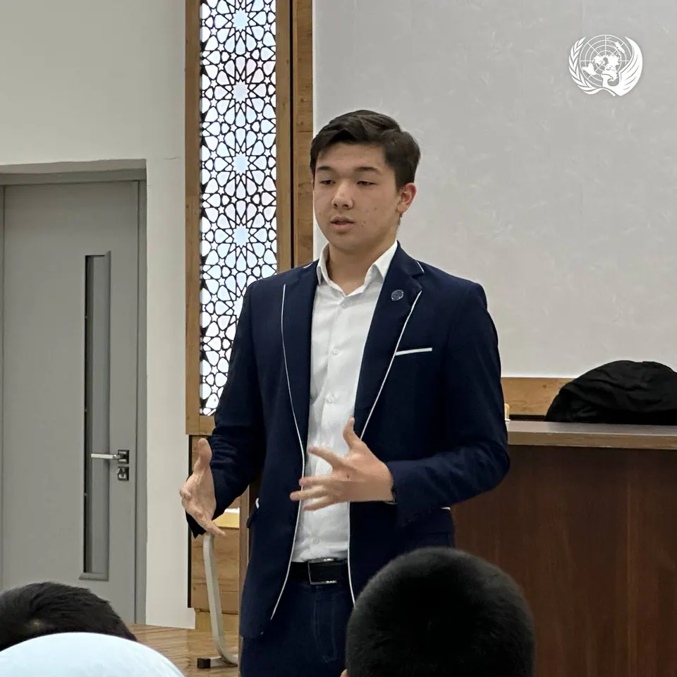 Talking diplomacy with students across Jizzakh.