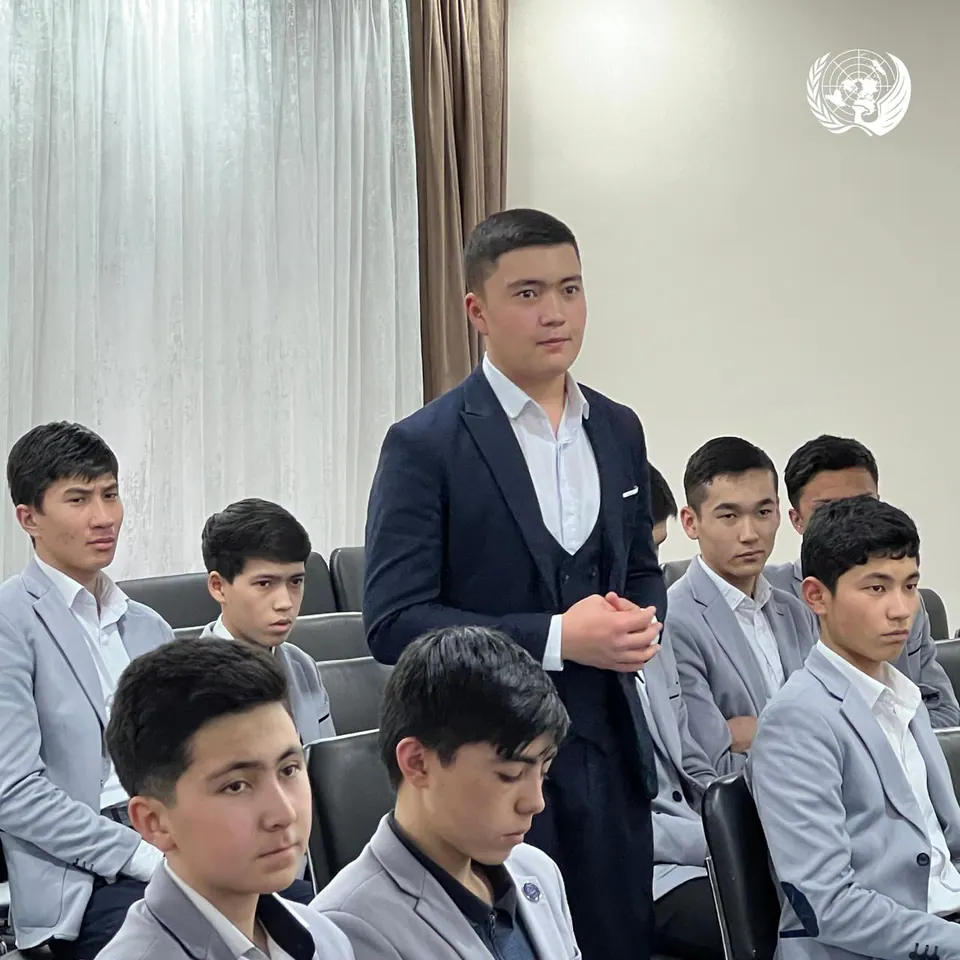 Questions and answers with students.