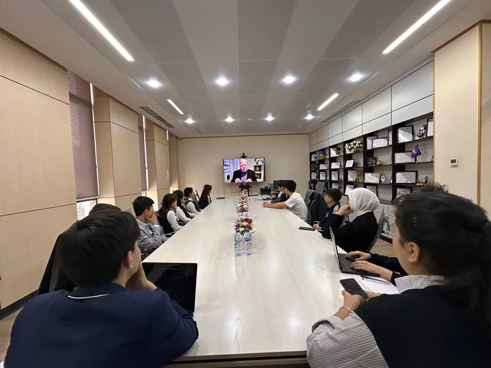 A full room for Ambassador Iodice’s session.