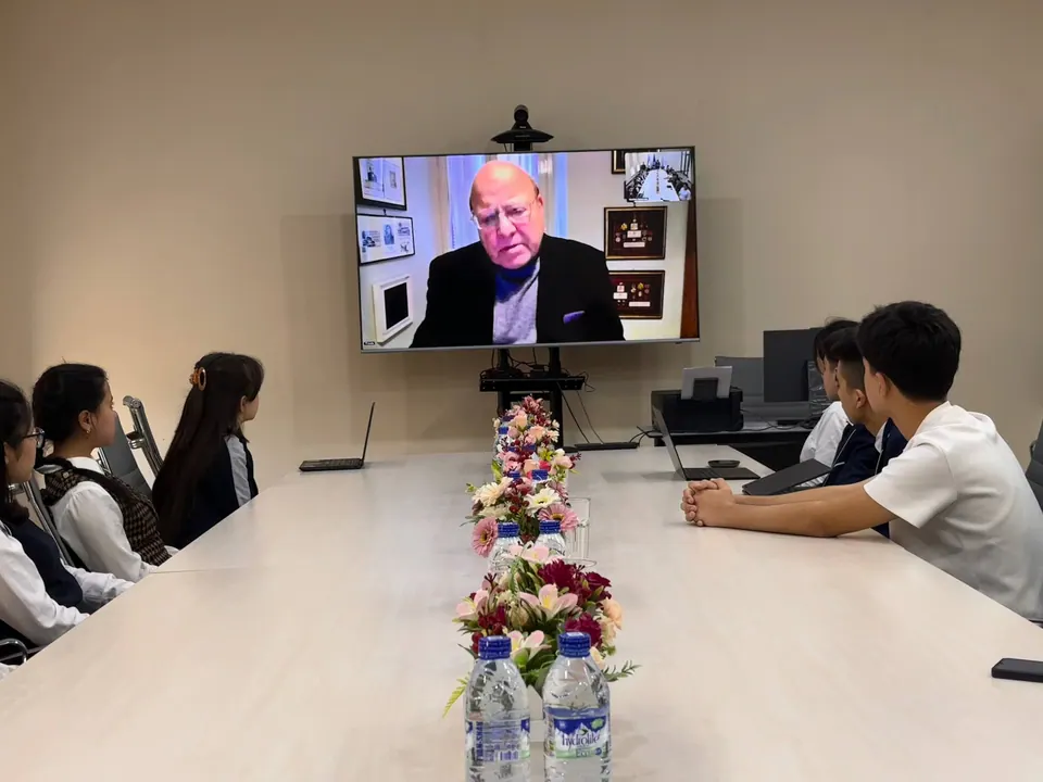 Ambassador Emilio Iodice, our honorary advisor, leading a session by video call.