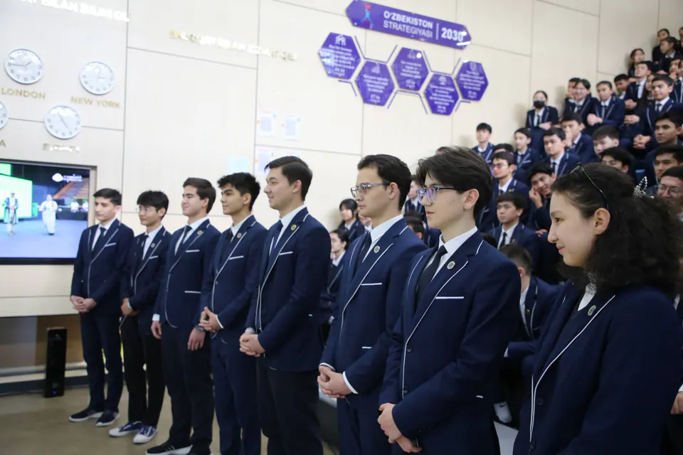 The student council welcomed every guest who visited our school.