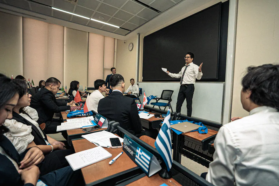 Committee sessions in progress.